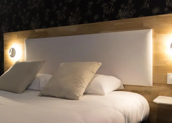 Brit Hotel Privilège Le Royal - Centre Gare